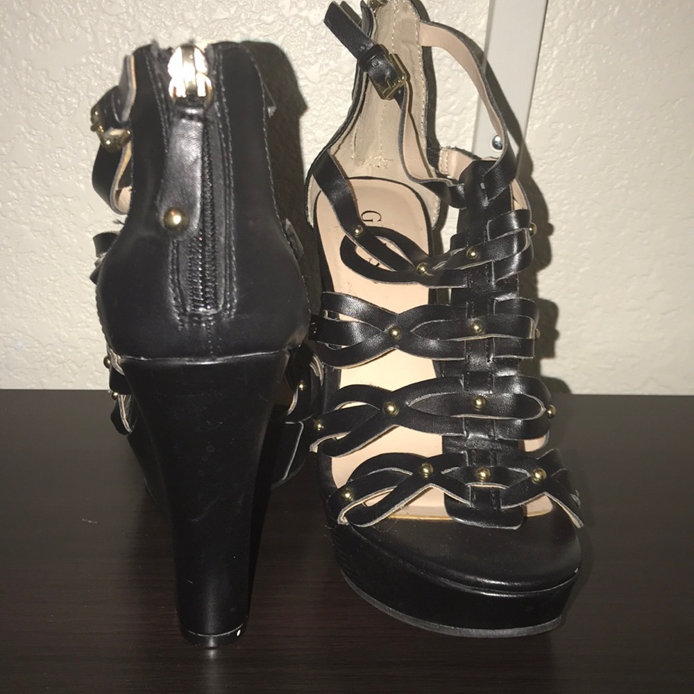 NWOT Guess black and gold wedges